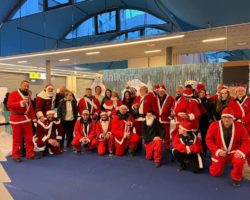 Une déferlante de Pères-Noël à moto est attendue ce week-end
