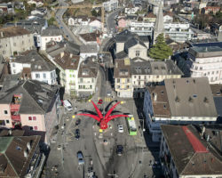 Monthey: reportage en coulisse avec les petites mains des décorations du carnaval