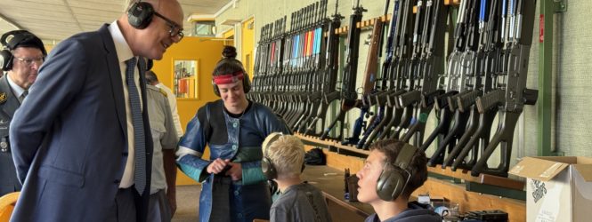 Fête Fédérale de Tir des Jeunes Chablais : le conseiller fédéral Martin Pfister soutient la discipline