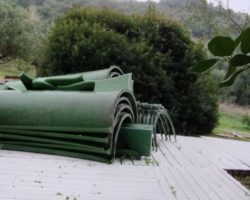 Après 40 ans de glissade à la piscine de Monthey, le célèbre toboggan vert renaitra … en Sardaigne