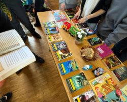 Seconde main : les élèves du CO de Vouvry misent sur l&rsquo;économie circulaire pour financer leur voyage scolaire