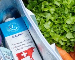 Baisse du prix du lait : les agriculteurs livrent leur production à domicile pour s&rsquo;en sortir